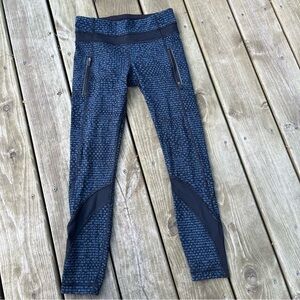 LULULEMON INSPIRE TIGHT II TEXTURE WAVE Blue Black Size 4
